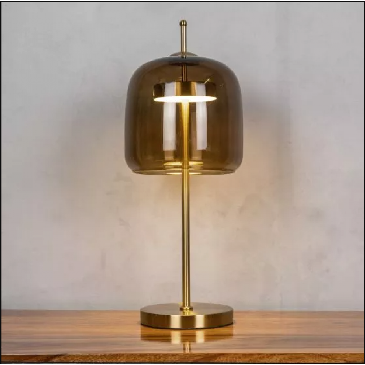 CHAMPAGNE TABLE LAMP