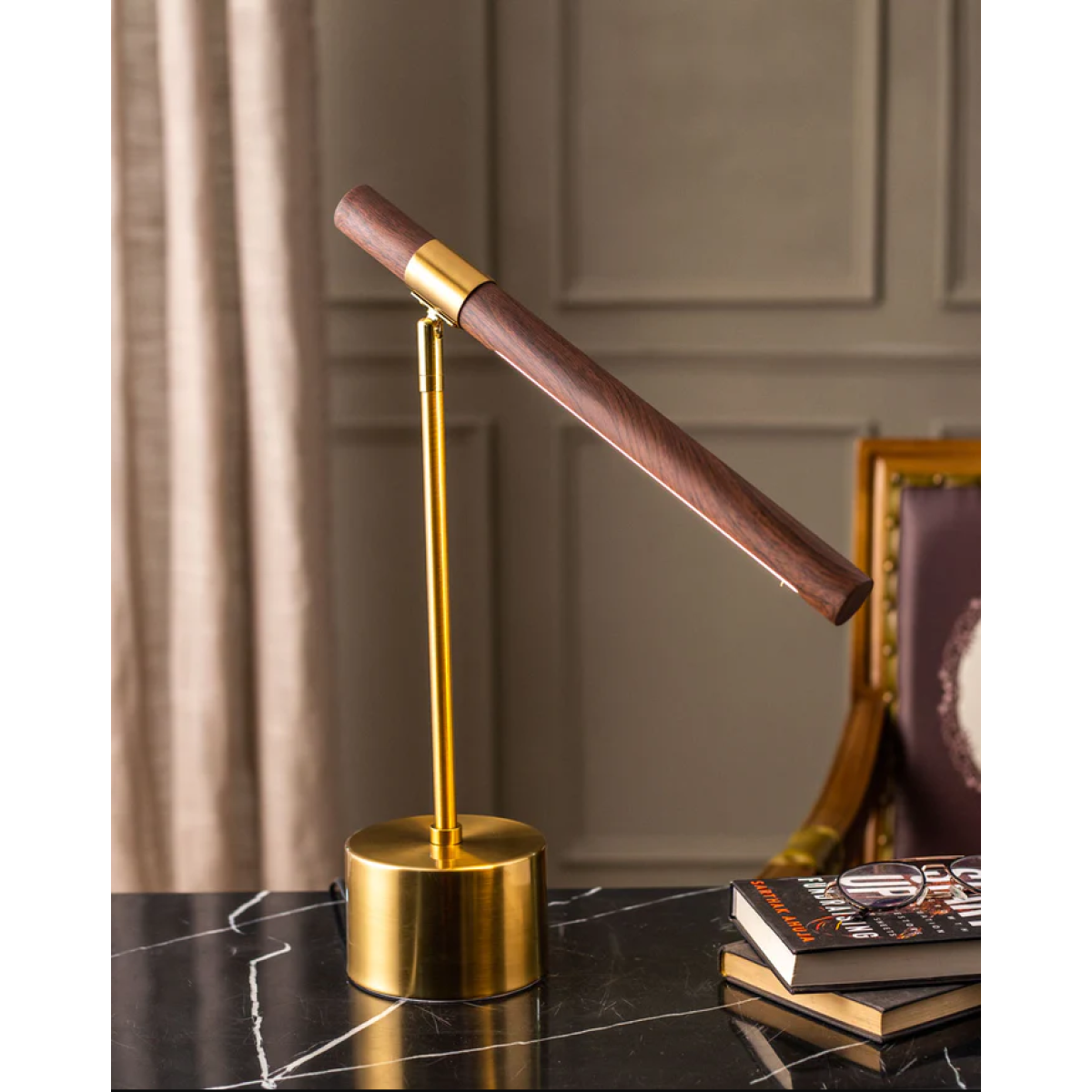 LINEAR WOOD TABLE LAMP